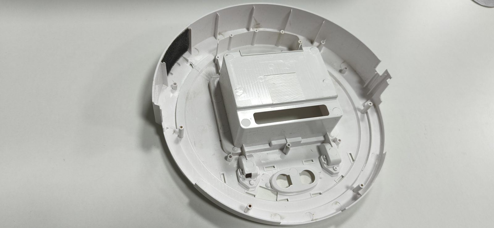 Robot vacuum cleaner housing, detail